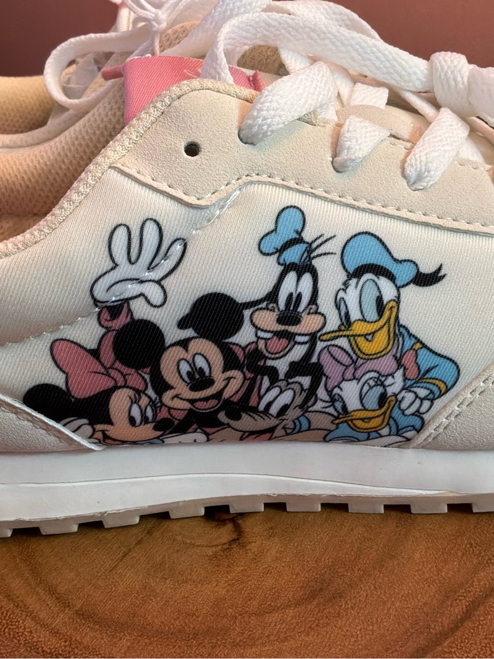 🌙✨🏷️ Disney Mickey Mouse Sneakers Pink & White Gold Accents Size 8 - Picture 6 of 9